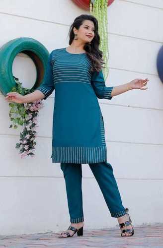 वूमनिका ट्रेंडी रेयॉन कुर्टिस पैंट सेट बस्ट साइज़: 38