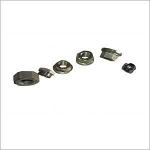 मानक नट्स