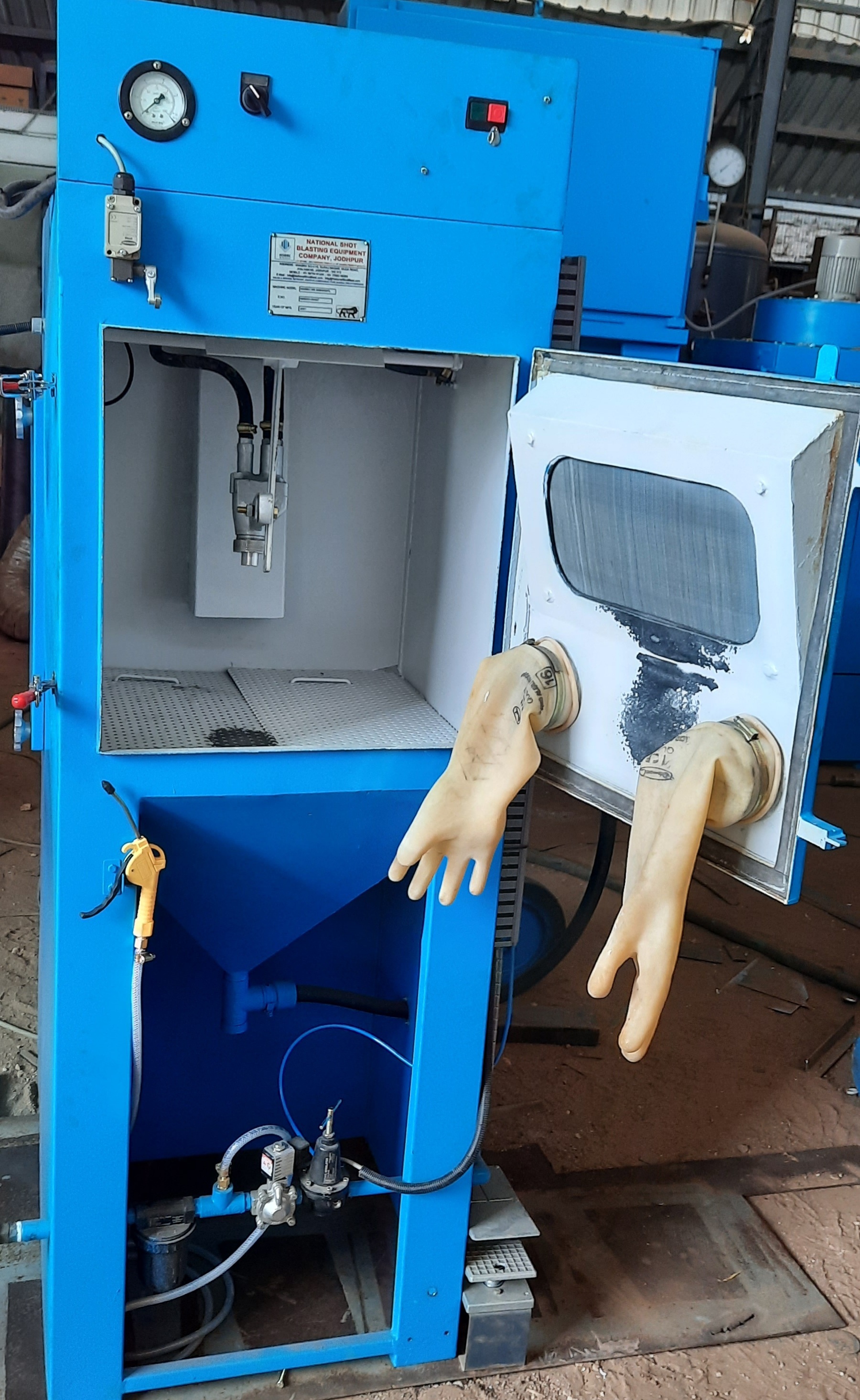 Superblaster Machine - 1000x800x1500 Mm | Manual Operation, 3 Phase 415v Power, 1 Year Warranty, 500 Kg Weight, Soft Blasting For Glass And Soft Metals