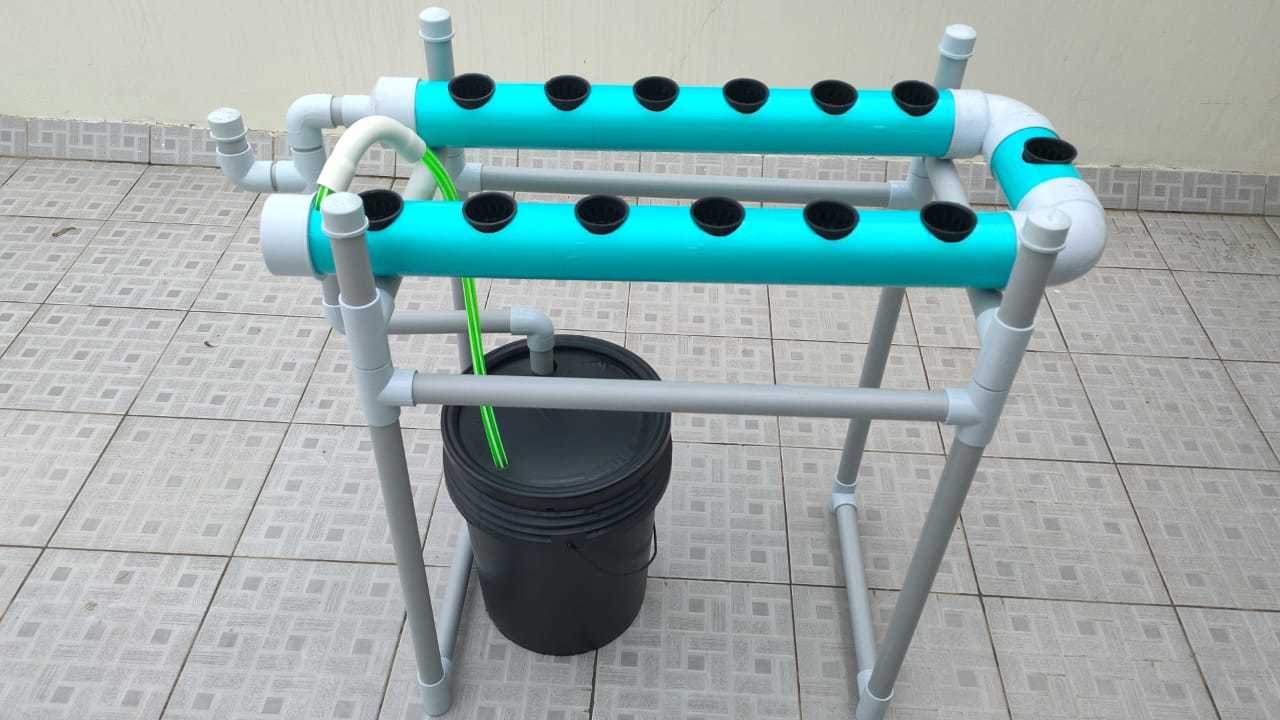 Hydroponic System - Pvc Pipes, 4ft X 2ft X 3ft, 12 Grow Sites, 20kg | Automated, Customizable, Durable, Easy Setup, High Yield, Space Saving, Water Efficient, Pest Control