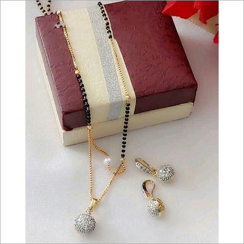 अमेरिकन डायमंड गोल्ड प्लेटेड गोली मंगलसूत्र पेंडेंट जेंडर: महिलाएं