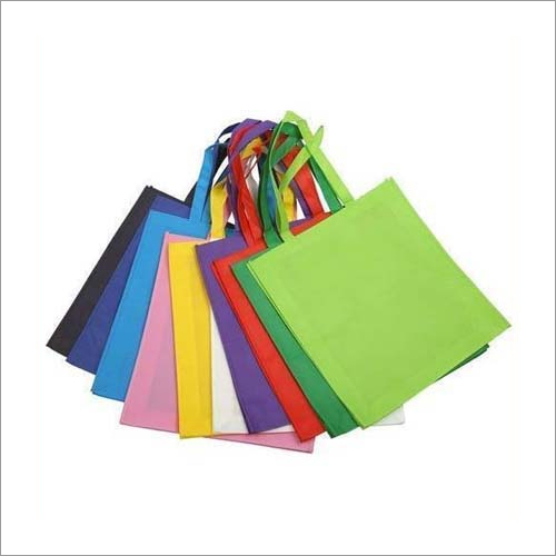 विभिन्न रंगों के लूप हैंडल बैग में उपलब्ध