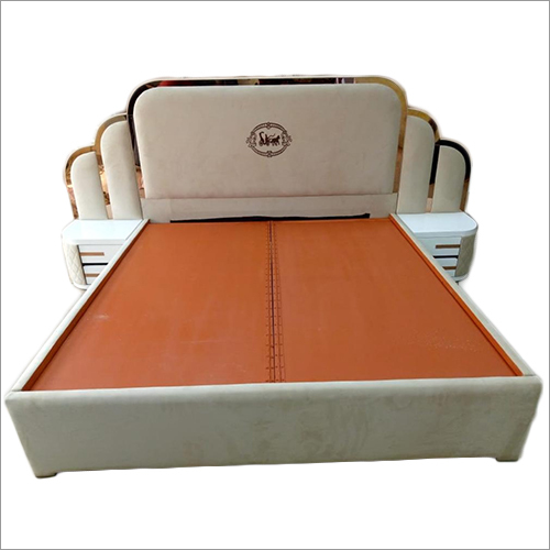 मल्टीकलर वुडन स्टोरेज बेड