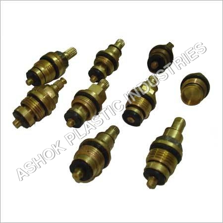 पीतल के हार्डवेयर आइटम