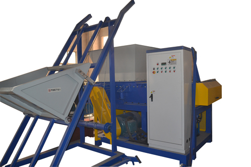 Single Shaft Shredder - Carbon Steel, 800*1000*2200 Mm, Green | 1000 Kg/hr Capacity, Low Noise, Auto Reversible Design