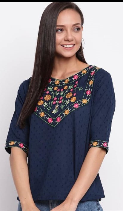 Ladies Designer Top Size: Xxxl