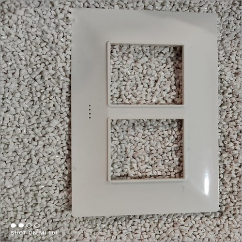 ऑटोमोबाइल हेडलाइट पॉली कार्बोनेट ग्रैन्यूल्स को कवर करता है