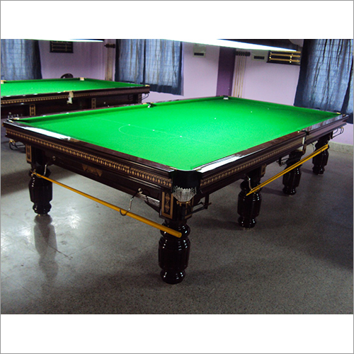 लकड़ी का बिलियर्ड टेबल