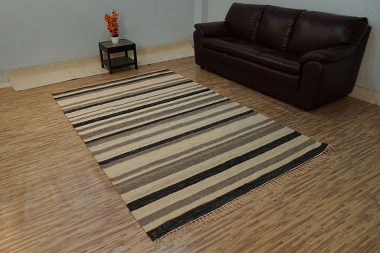 Hand Woven Woolen Kilim - Wool, 6-7 Mm Thickness | Anti Slip, Hand Washable, Simple Design For Home And Commercial Use