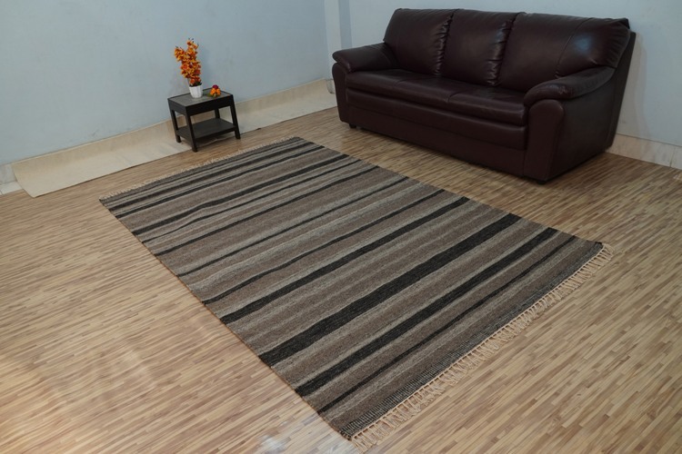 Hand Woven Woolen Kilim - 6-7 Millimeter Thickness, Anti-slip And Hand Washable | Ideal For Bedroom, Decorative Use, And Exercise