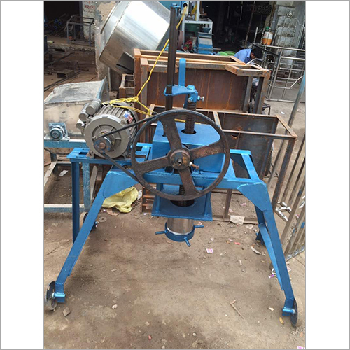 अर्ध-स्वचालित दबाव मशीन