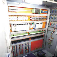 पीएलसी और रिले आधारित नियंत्रण पैनल