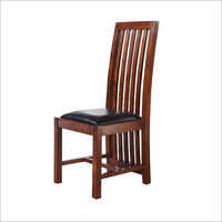 आधुनिक भूरी लकड़ी की कुर्सी