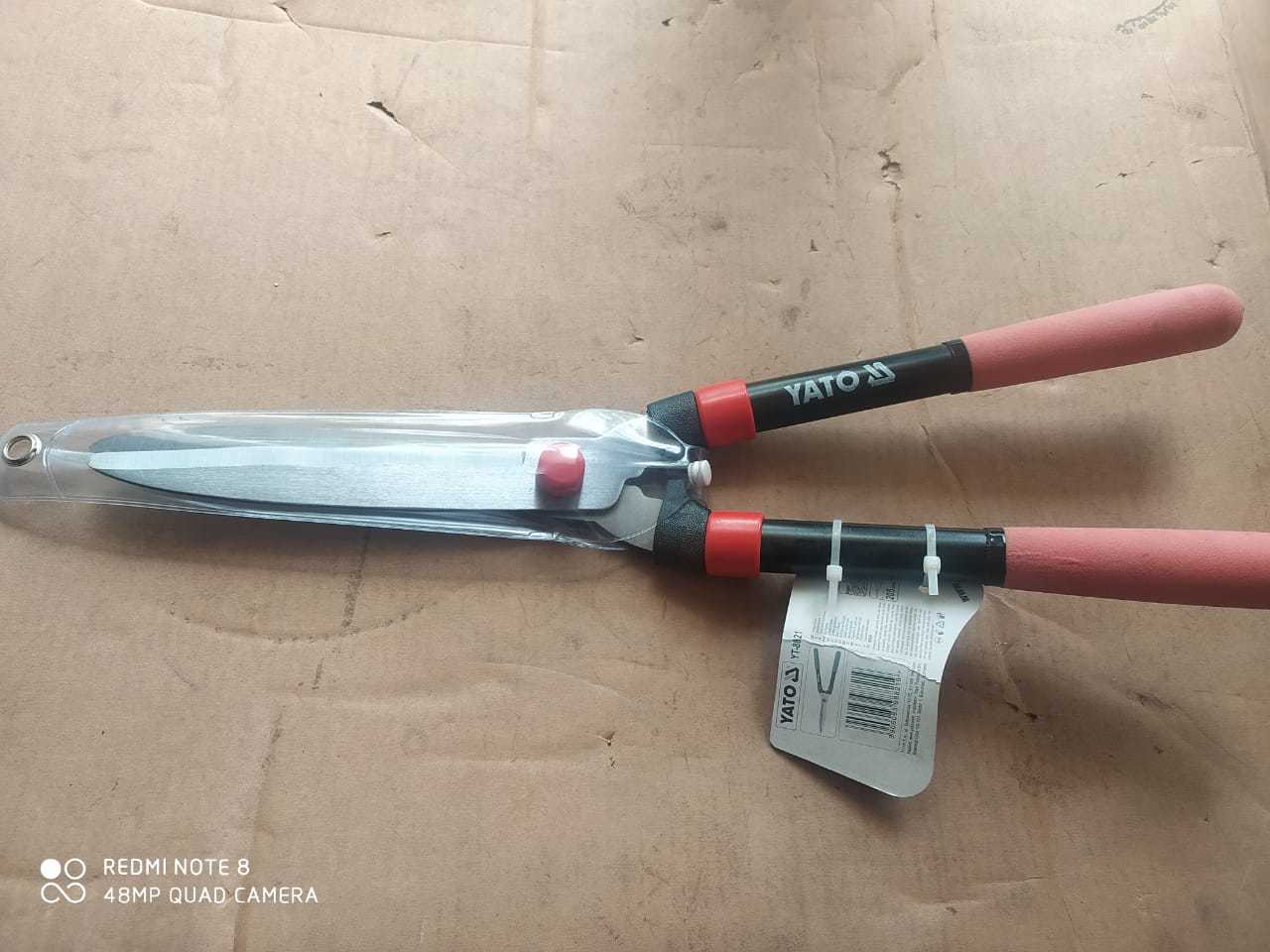 Yato Yt-8821 Hedge Shear - Durable Steel Blades, 20-inch Length | Red & Black Ergonomic Handles For Comfort And Precision