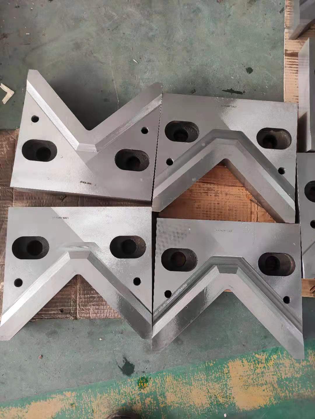 Metallurgical Shear Blades - H12, H13, 3cr2w8v, 9crsi, 5crw2si, 6crw2si, It4 Precision, 10-600kg Weight, Up To 1.5m Diameter, 4.8m Length, Cnc Machined