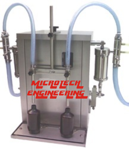 अर्ध स्वचालित तरल भरने की मशीन