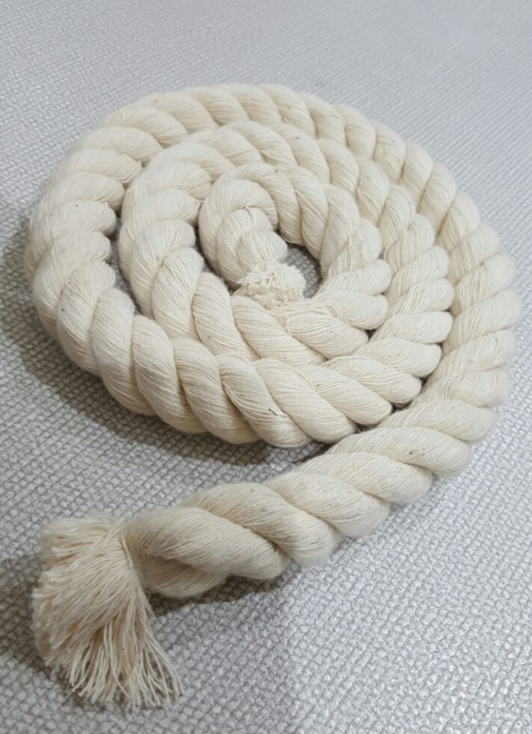 Braided Ropes - Durable Polyester, 1/4 Inch Diameter, Bright Blue Color | Heavy-duty, Weather-resistant, Multi-purpose Use