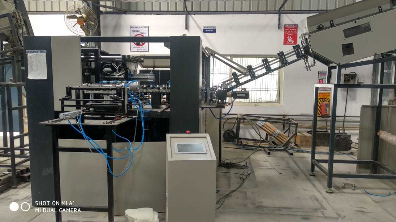 Fully Automatic 6 Cavity Pet Blowing Machine Capacity: 6000 Bph* Liter/day