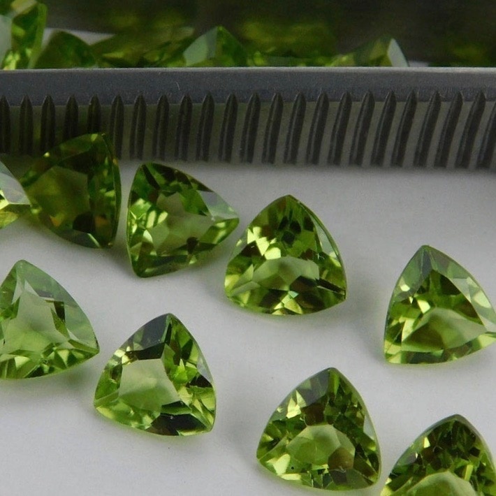 Peridot Gemstone - 3mm Faceted Trillion Cut Aaa Quality Natural Green Gemstone