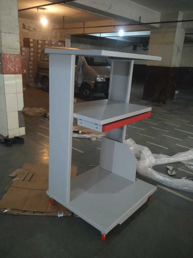 Computed Radiography Trolley - Portable Manual Cart For Hospitals, Easy Mobility & User Friendly Design For Patient Convenience