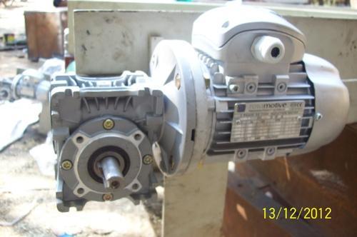 Electric Geared Motor Ambient Temperature: 85 Celsius (Oc)