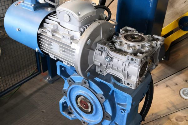 Electric Geared Motor Ambient Temperature: 85 Celsius (Oc)