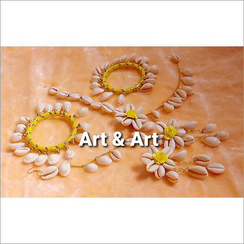 Haldi Ceremony Floral Jewellery Gender: Women