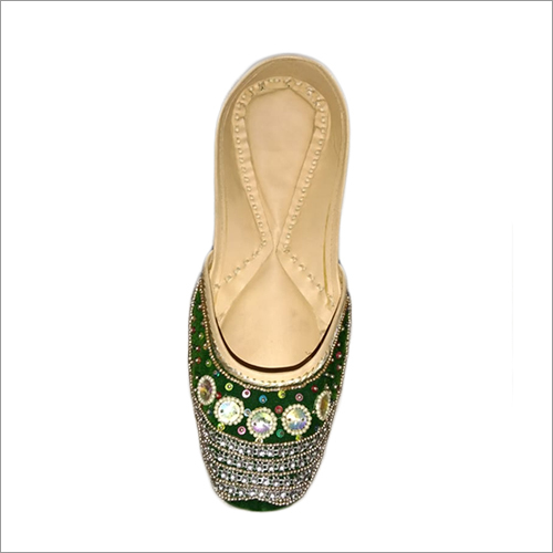 नो फेड लेडीज़ ट्रेडिशनल जूती