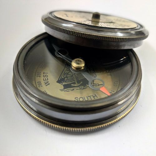 जैसा कि चित्र में दिखाया गया है कम्पास एंटीक ब्रास कैलेंडर कम्पास नॉटिकल गिफ्ट