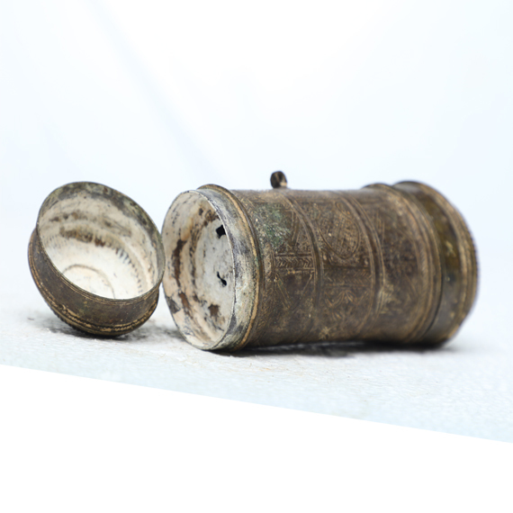 Bronze Articals - Bronze Metal, 19x6x5 Cm | Handcrafted, Intricate Design, Durable Material, Unique Style, High Hardness