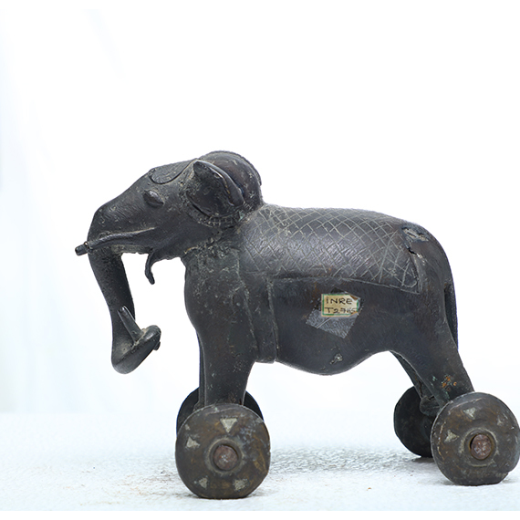 Traiable Elephant - Bronze 22x10x17cm Dark Brown