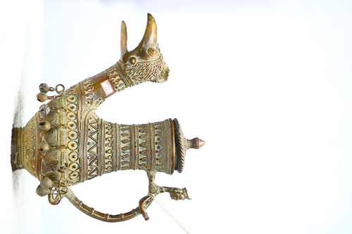 प्रागैतिहासिक पत्थर की मूर्तिकला जनजातीय केटल