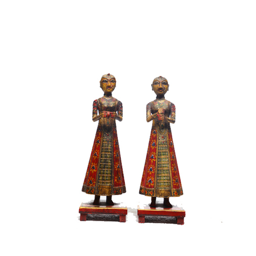 लकड़ी की गुड़ियां