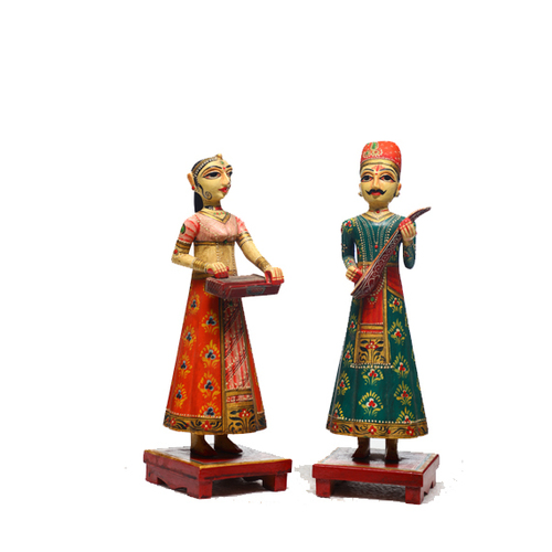 लकड़ी की गुड़िया