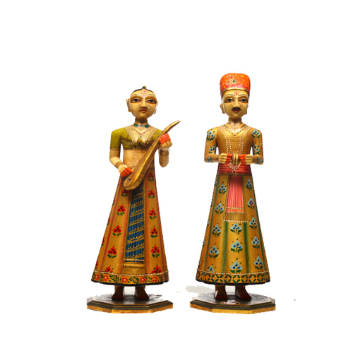 लकड़ी की गुड़िया