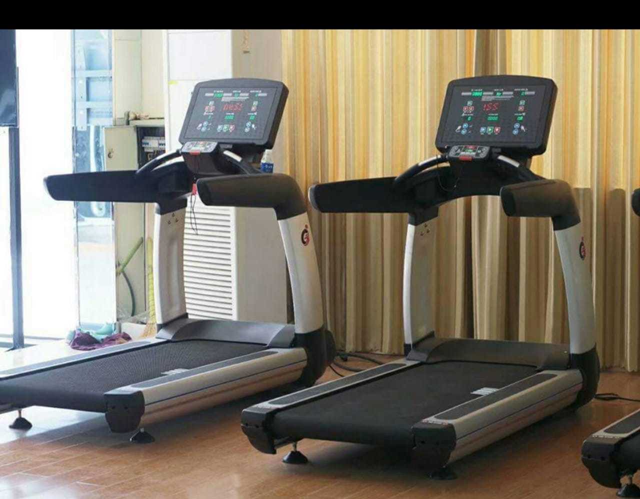 Treadmill Commercial - Ac Motor 4 Hp, 22 X 64 Inch Running Surface, Red Led Monitor, 250 Kg User Weight | Adjustable, Automatic, 1-year Warranty