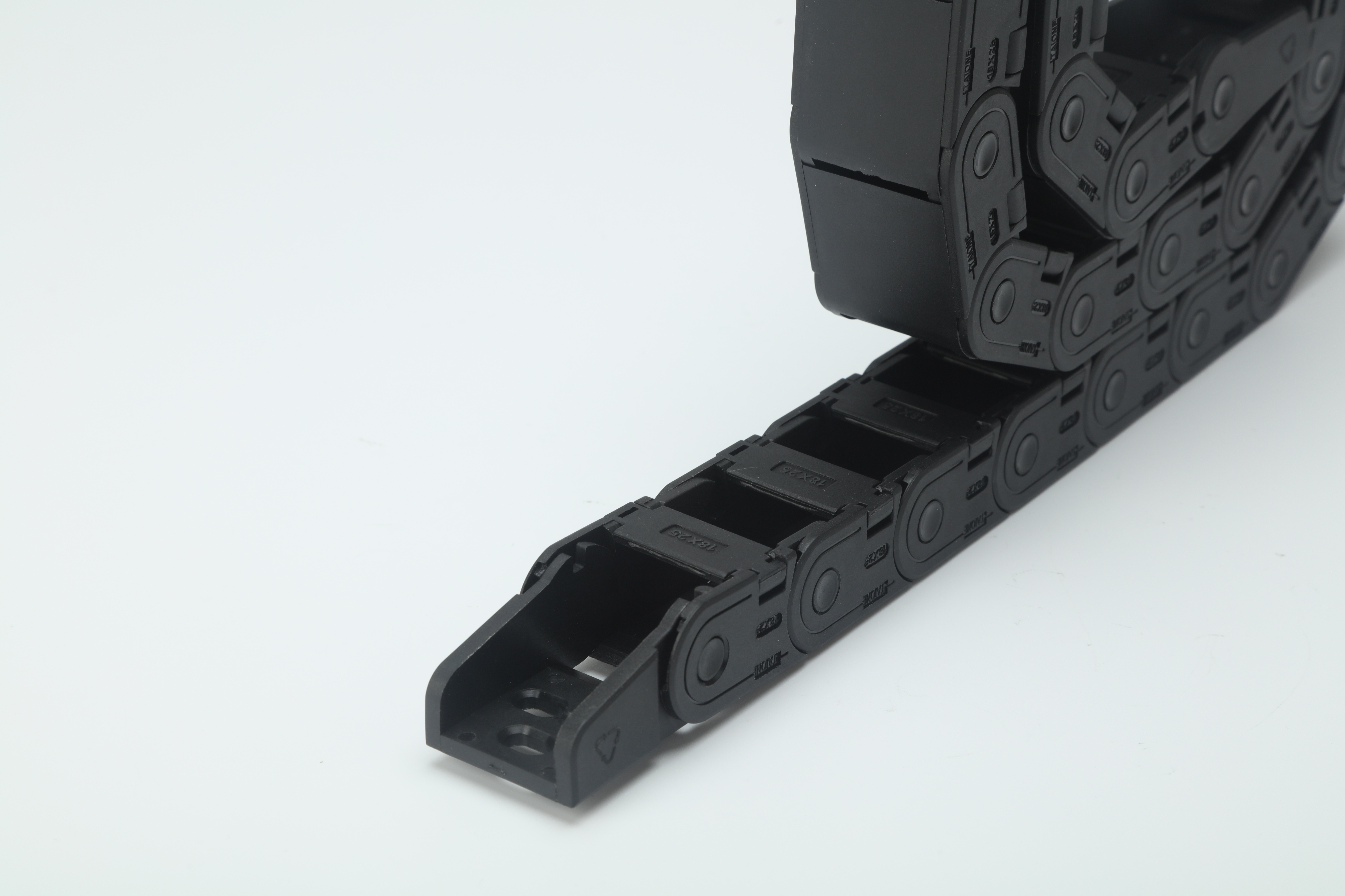 Cablestrac T18 Light Series Semi Closed Plastic Cable Drag Chain Warranty: 1 Year