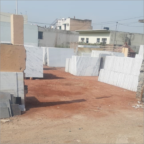 सफेद संगमरमर के टुकड़े