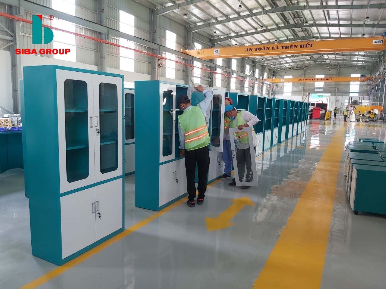 Hot New Product 2021 2 Door Steel Cupboard With Glass Door Length: 1800 Millimeter (Mm)