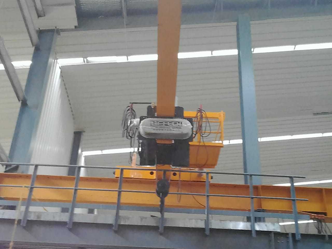Single Girder E.o.t. Crane - 10 Metric Ton Capacity, 12m Length, 3m/s Lifting Speed | Remote Control Operation, Yellow Finish, Durable Ms Material