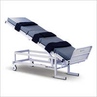 बिना फंक्शन के टिल्ट टेबल वाला कोई भी रंग का फाउलर बेड