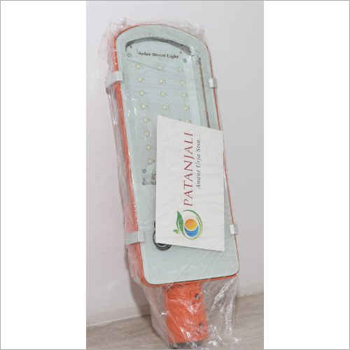 वाणिज्यिक सौर स्ट्रीट लाइट