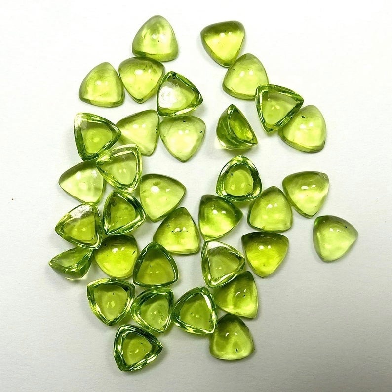 5mm Peridot Triilion Cabochon Loose Gemstones Grade: Aaa