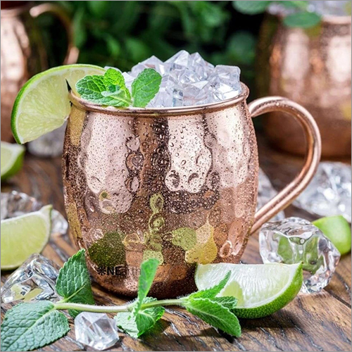 हैंडल ग्रेड के साथ कॉपर मग: मानक