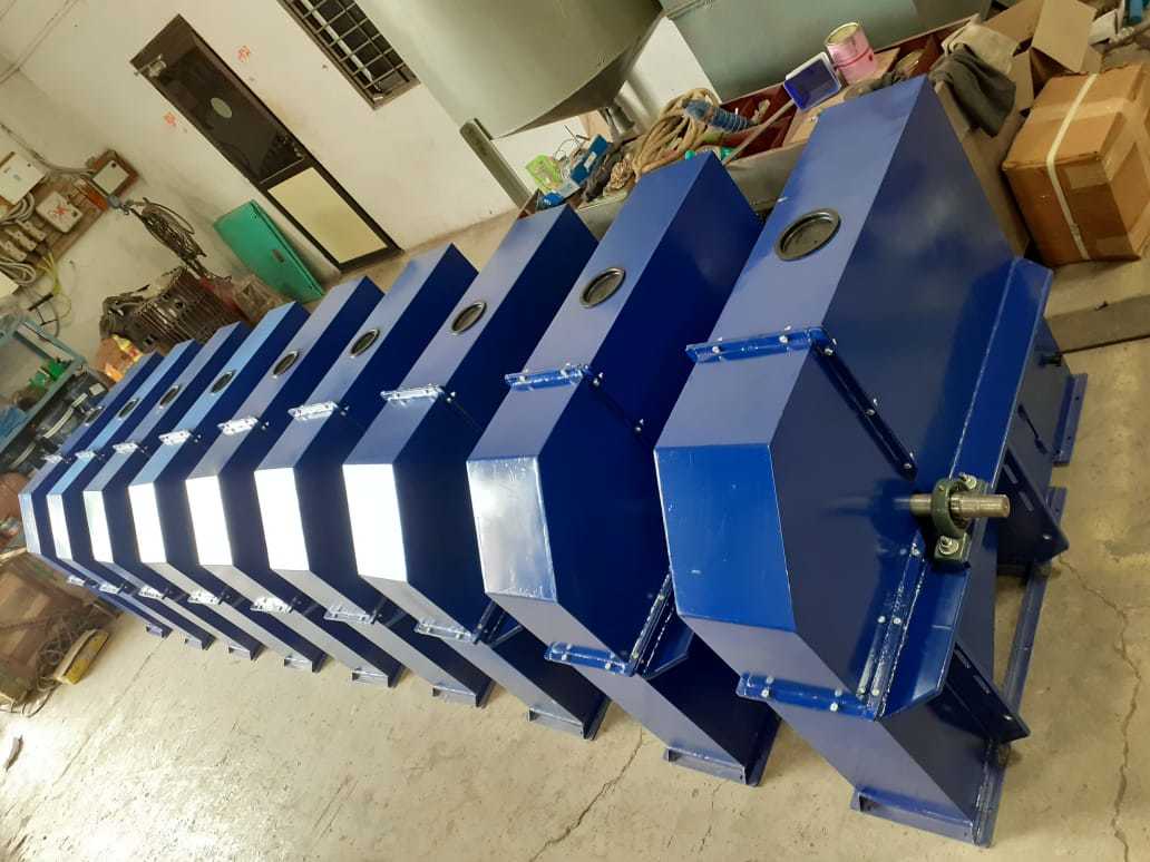 Bucket Elevators - 100 Ton/day Capacity, Galvanized Steel Construction - Efficient Bulk Material Handling System