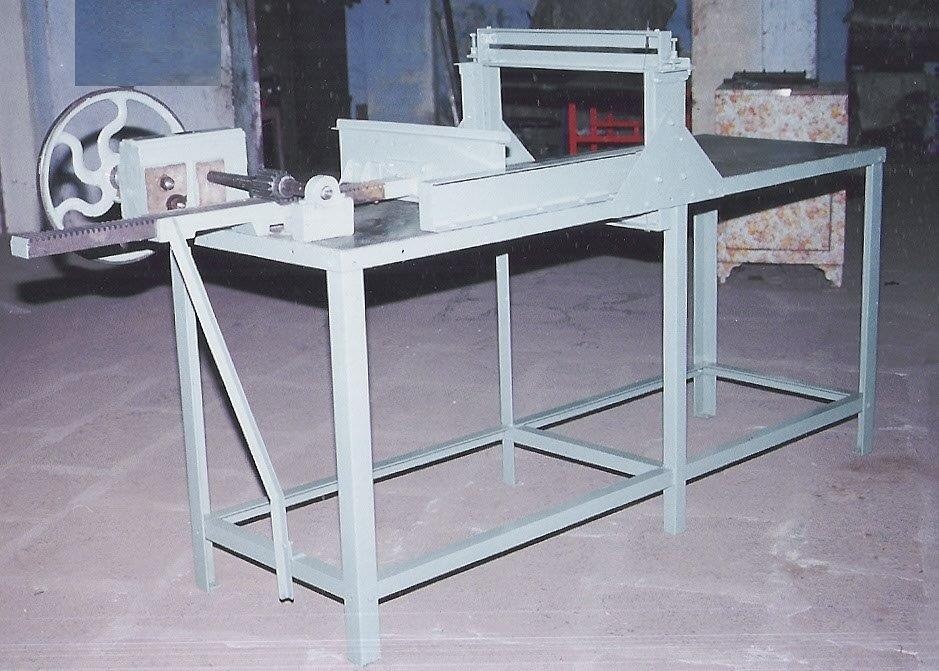 Na Mechanical Single Table Soap Cutting Machine