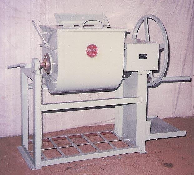 Detergent Cake Mixer