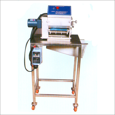 डी-ब्लिस्टर सेमी ऑटोमेटिक मशीन