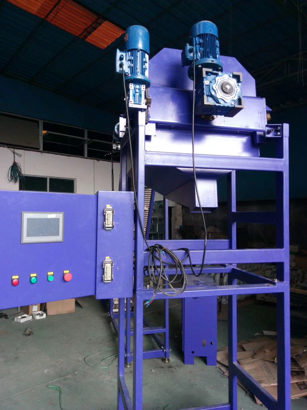 Blue Die Casting Sprue Seperator Conveyor And Roller