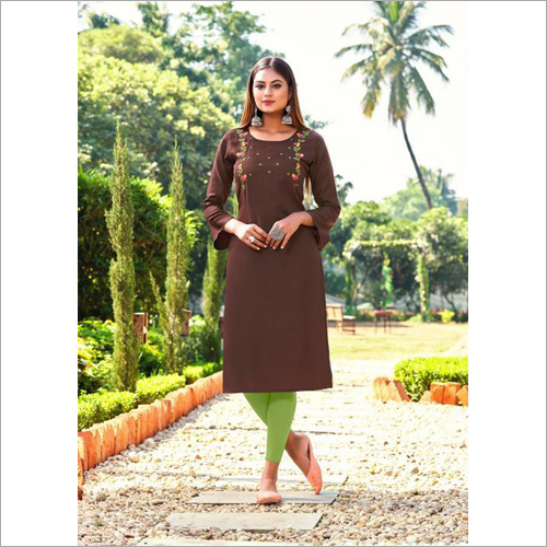 Ladies Designer Ruby Slub Embroidered Kurti Size: Extra Large